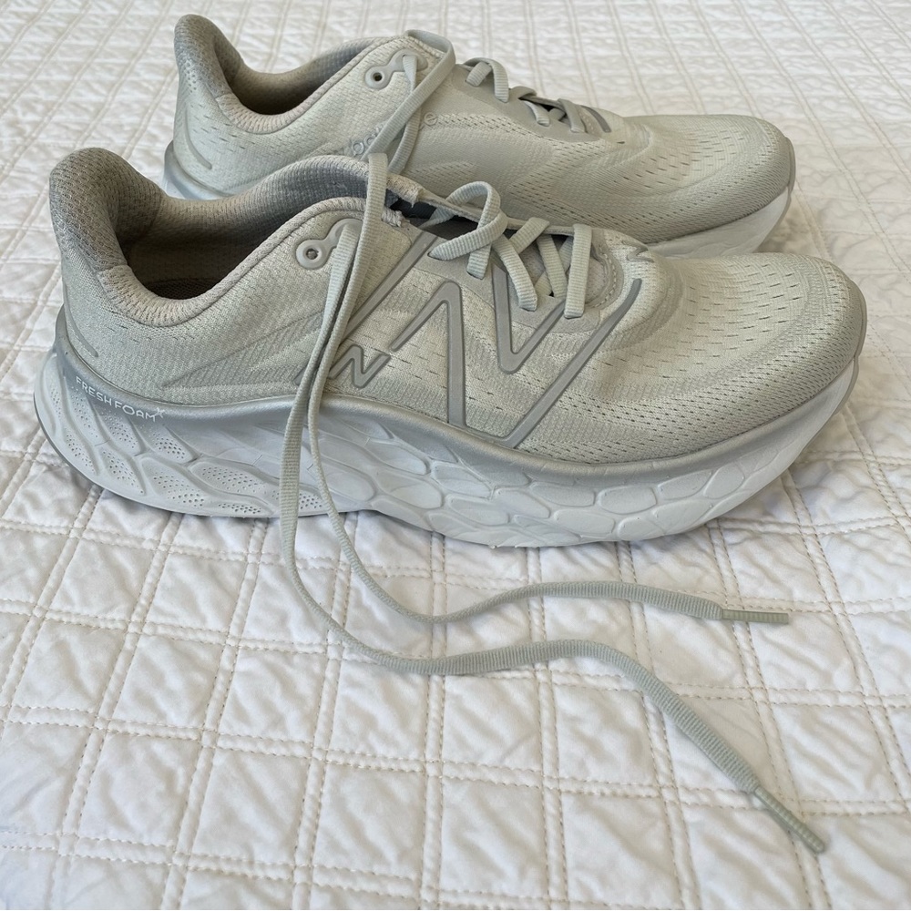 Women’s New Balance Fresh Foam More v4